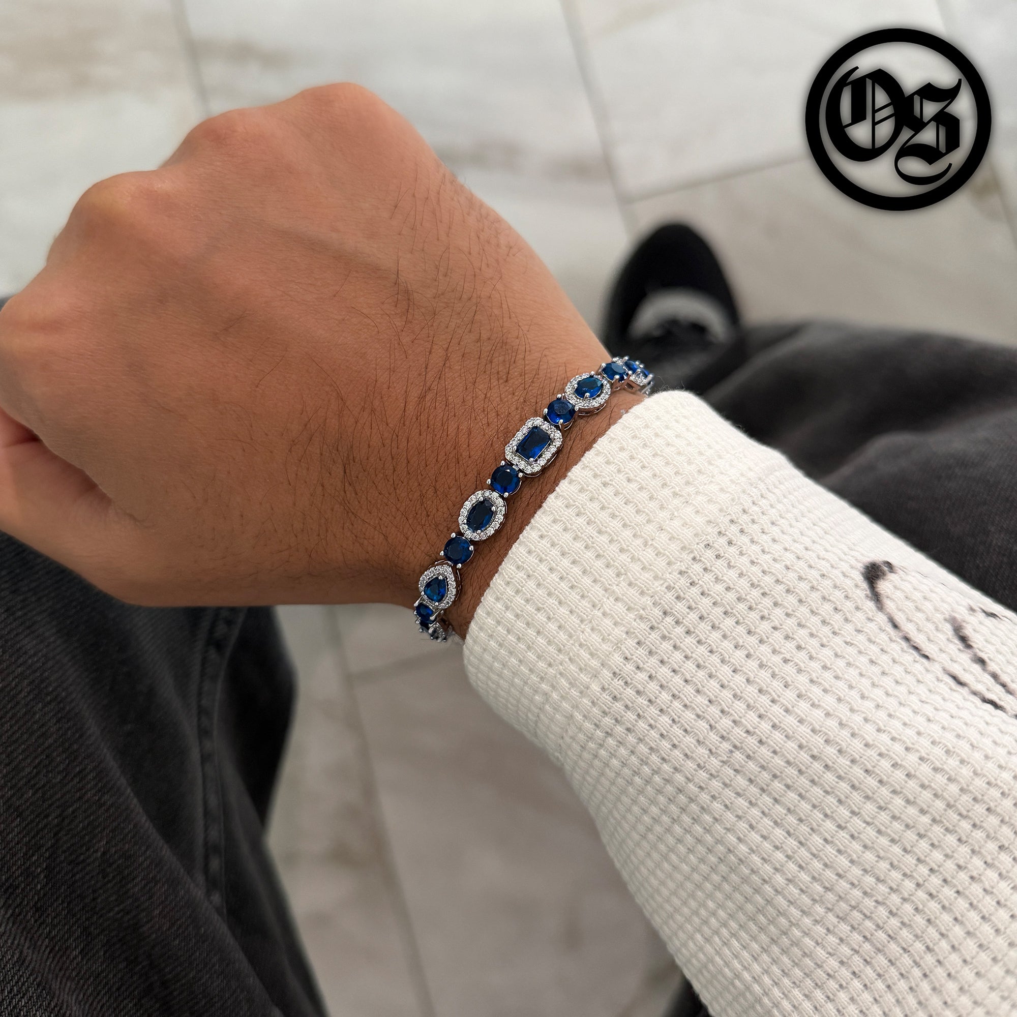 Armband mit mehreren Steinen