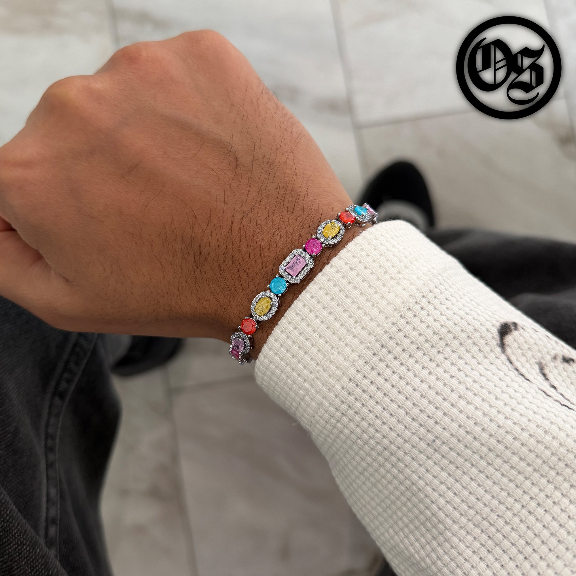 Armband mit mehreren Steinen