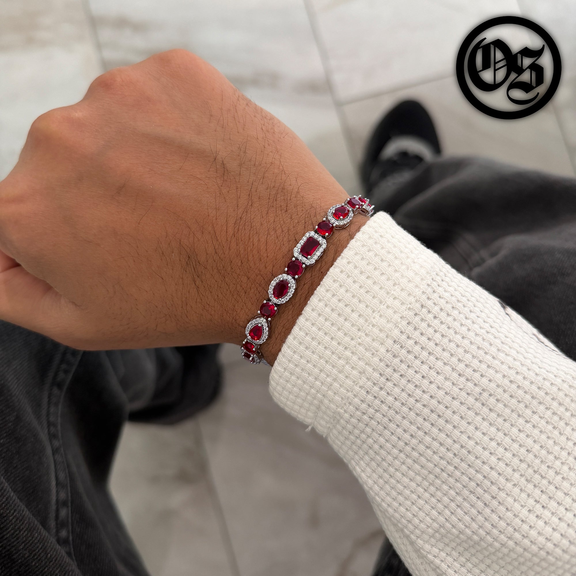 Armband mit mehreren Steinen