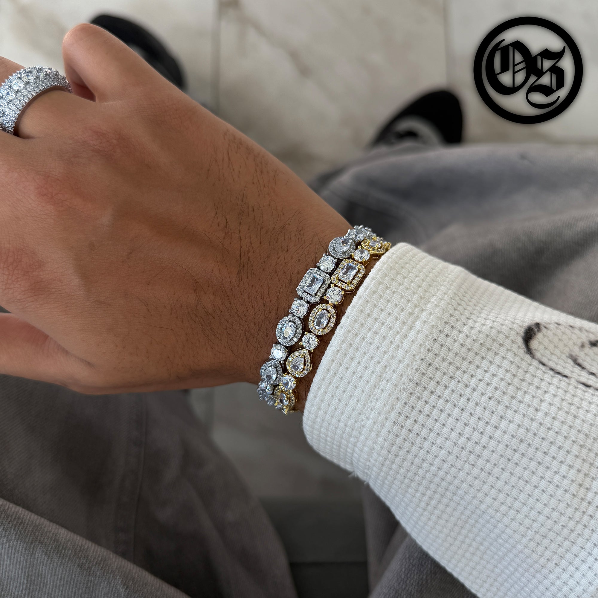 Armband mit mehreren Steinen