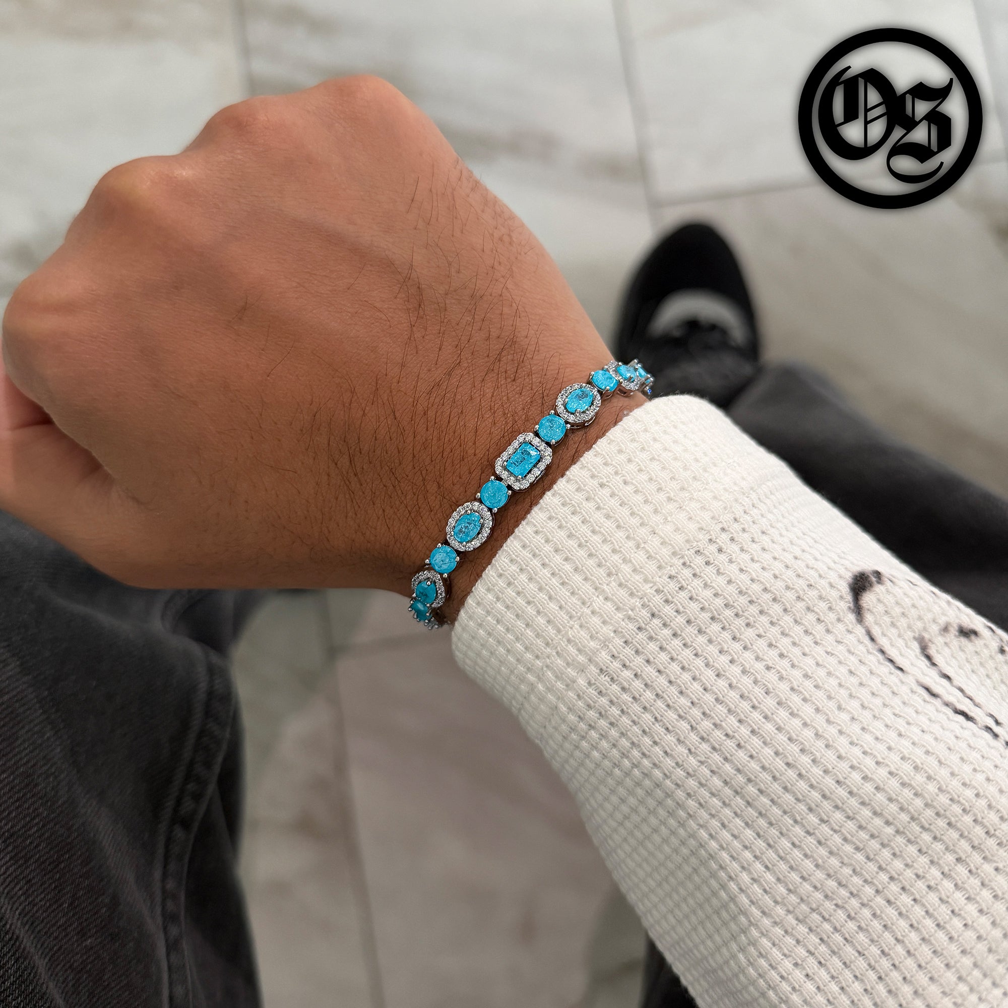 Armband mit mehreren Steinen