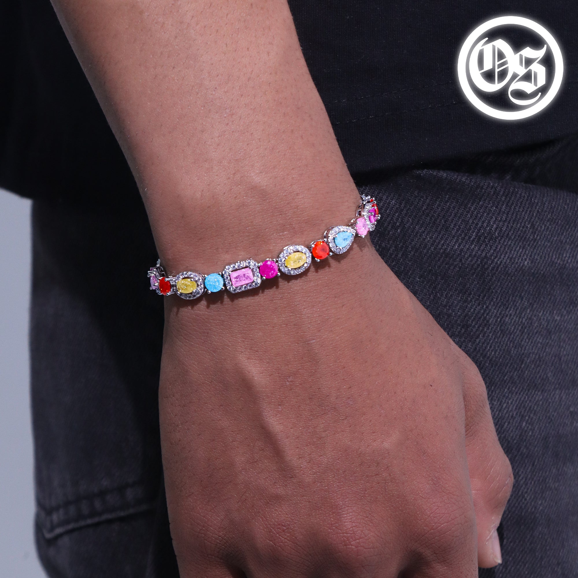 Armband mit mehreren Steinen