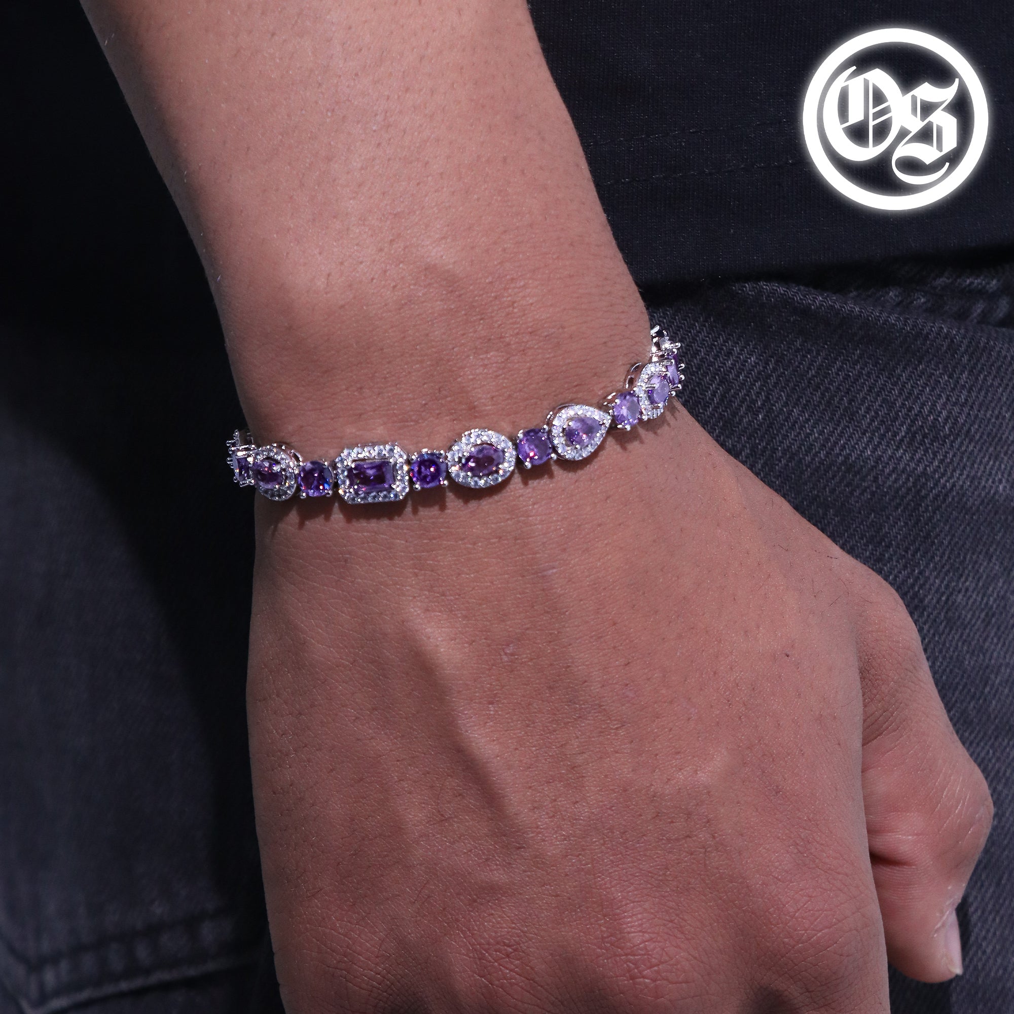 Armband mit mehreren Steinen