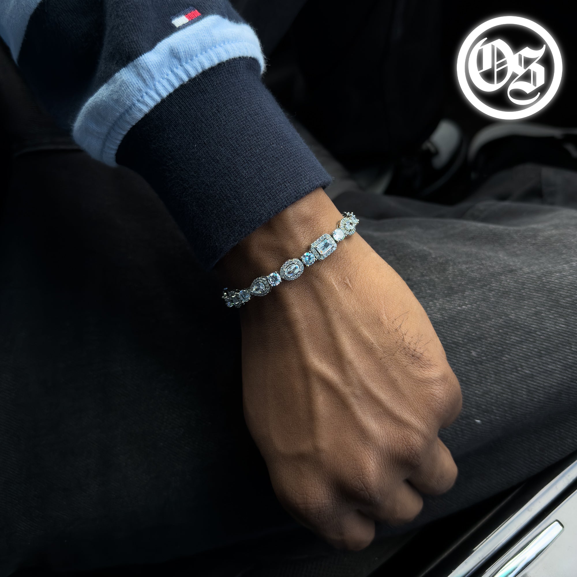 Armband mit mehreren Steinen
