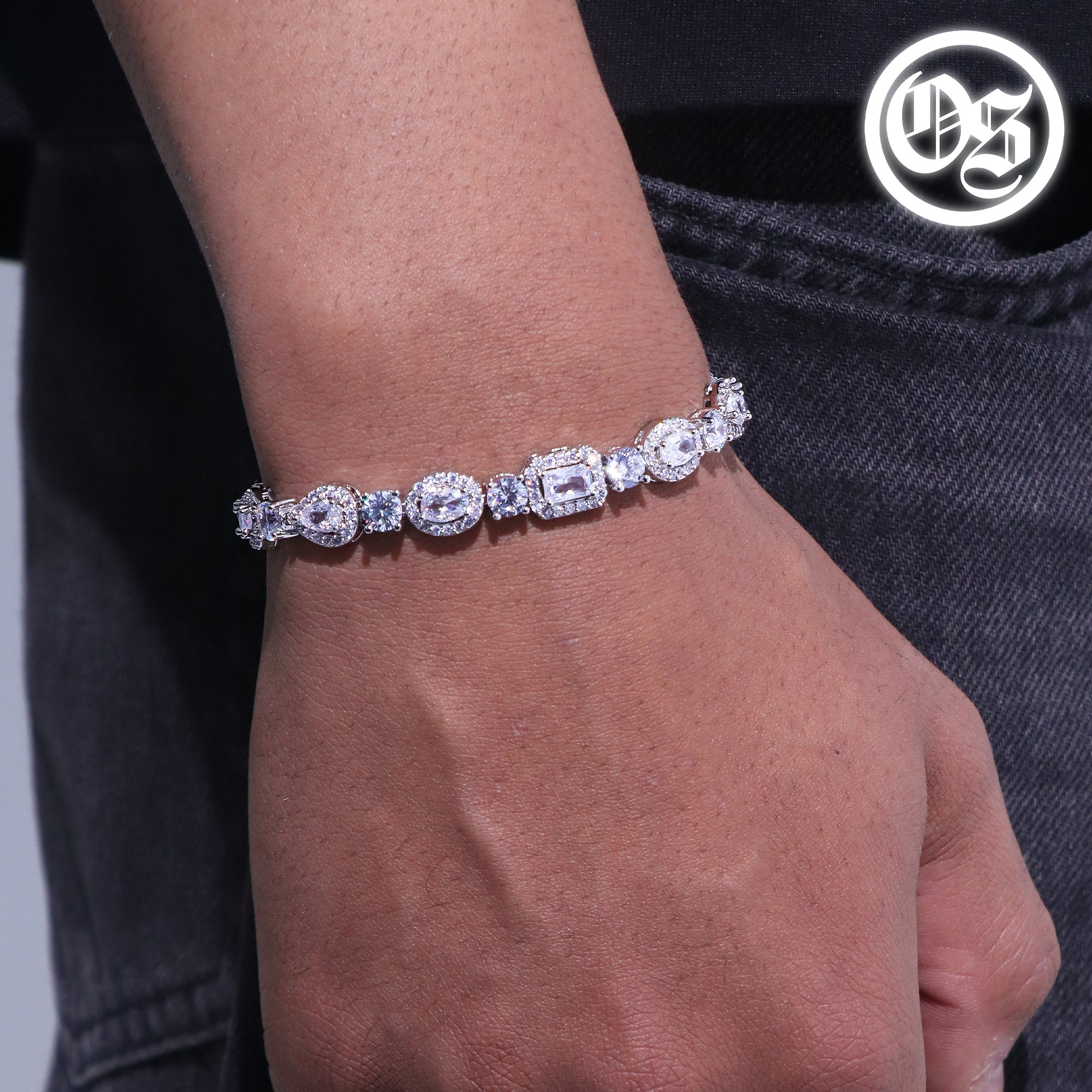Armband mit mehreren Steinen