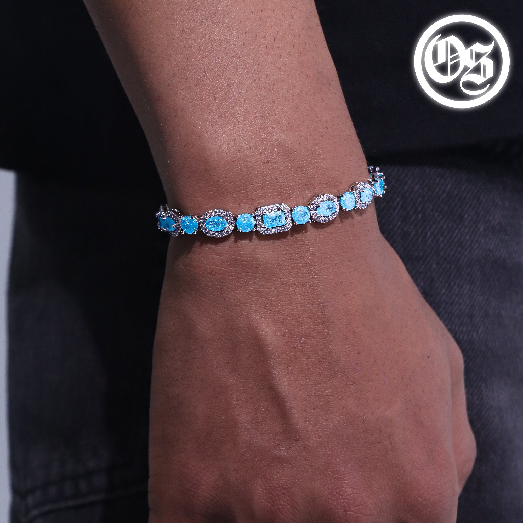 Armband mit mehreren Steinen